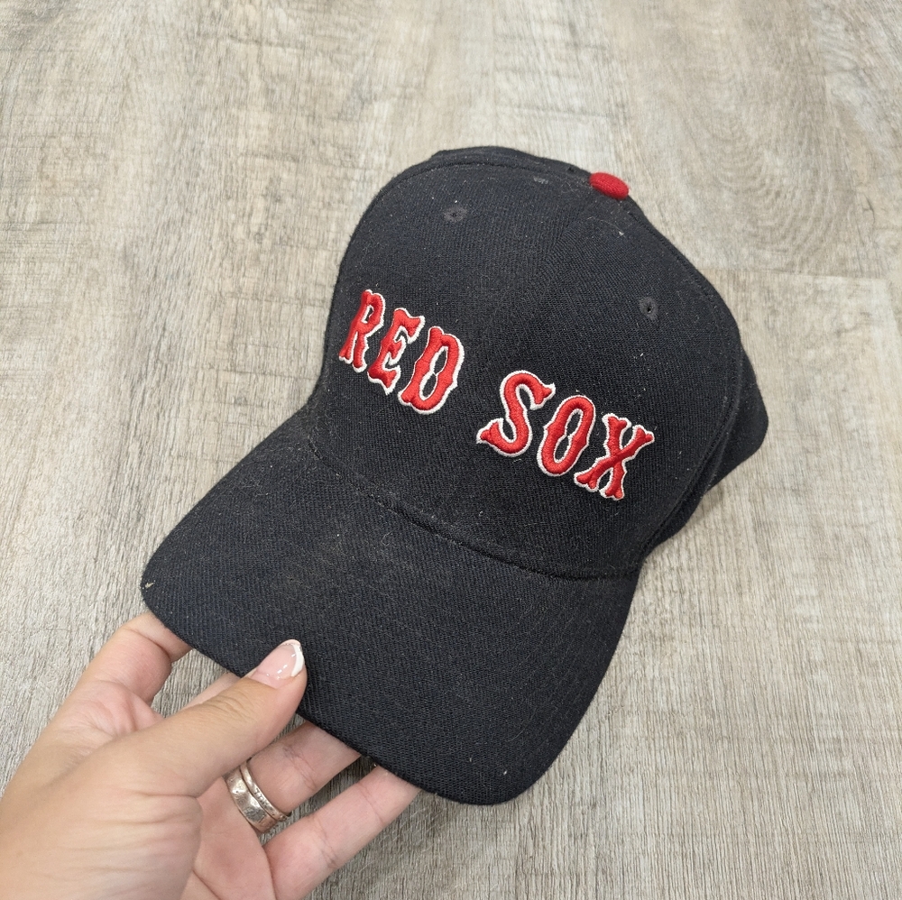 Nike Dri-Fit MLB Red Sox Black OSFM Fitted Cap